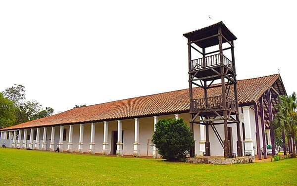 Dos empresas se presentan al llamado a licitación para restauración del templo de Yaguarón - Nacionales - ABC Color