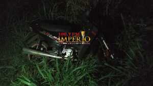 Con Frontier Security hallan motocicleta hurtada en un patio baldío en General Genes - Radio Imperio 106.7 FM