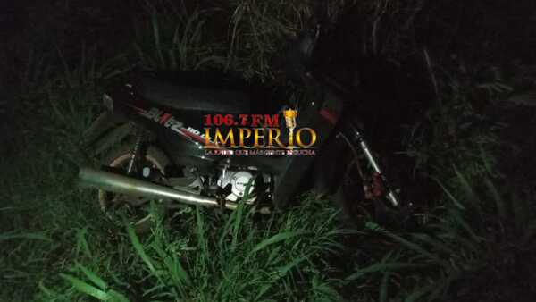 Con Frontier Security hallan motocicleta hurtada en un patio baldío en General Genes - Radio Imperio 106.7 FM