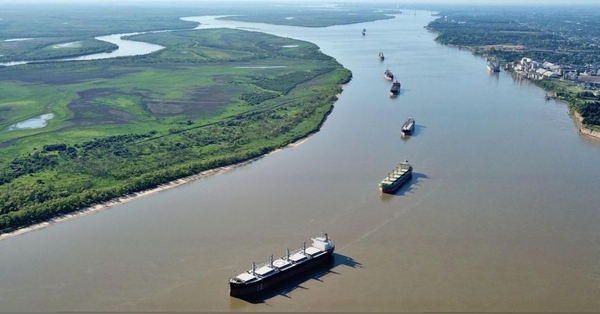 Delegación paraguaya verifica condiciones de la hidrovía en medio de controversia por cobro de peaje