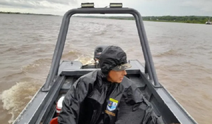 La incansable búsqueda del militar arrastrado por raudal prosigue a pesar de la lluvia - Noticiero Paraguay