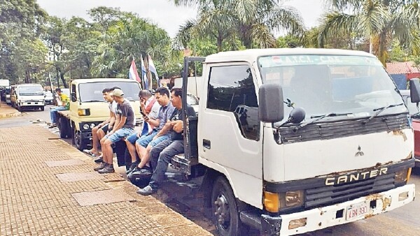 Amenazan con cierre de frontera por controles en Brasil