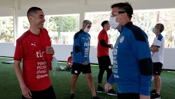 Berizzo sobre baja de Miguel Almirón: "No festejo lesiones ajenas"