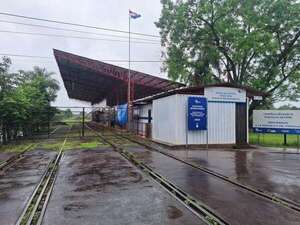 Tren internacional entre Encarnación y Posadas suspende servicio por conflicto entre empresas - Nacionales - ABC Color