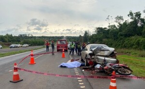 Murió tras chocar contra la parte trasera de un auto