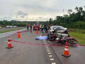 Motociclista muere tras chocar contra un automóvil - ABC en el Este - ABC Color