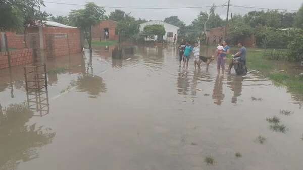 Intensas precipitaciones inunda calles y viviendas de Pilar - Nacionales - ABC Color