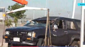 Vehículo vuelca sobre la Costanera tras explosión de rueda
