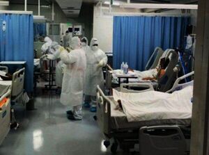 Con hospitales al tope por Covid-19, neumólogo resalta importancia de atención médica temprana.
