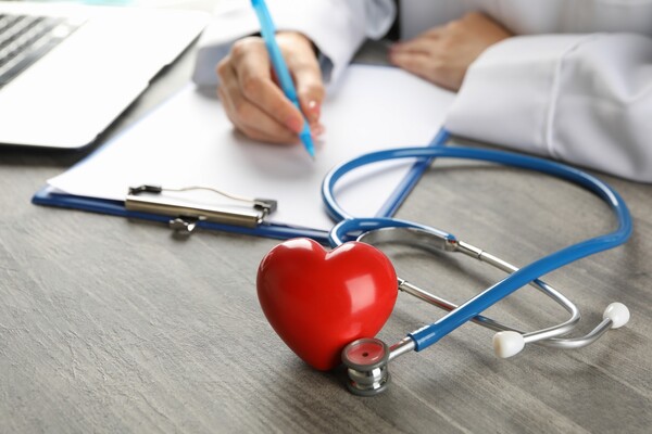 Diario HOY | Suspensión de nuevas carreras de Medicina se estudia hoy
