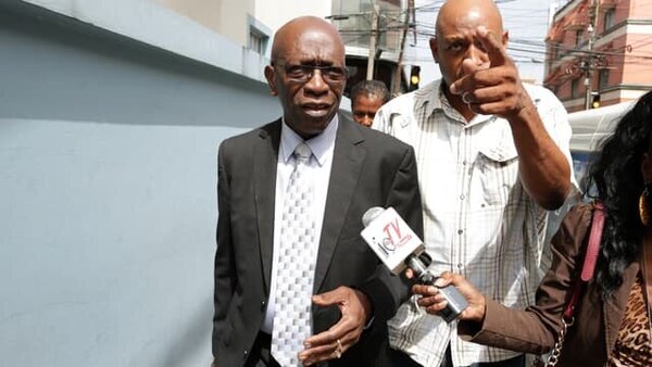 Versus / Jack Warner, exvicepresidente de la FIFA, suma causas con la Justicia