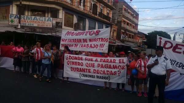 Cortes intermitentes en la Avda. Julia Miranda Cueto