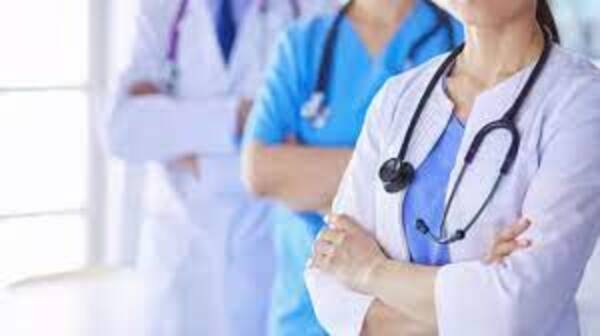 Suspensión de nuevas carreras de Medicina se estudia hoy