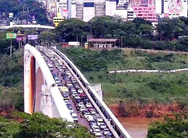 Garantizan tránsito ordenado durante evento comercial - La Clave