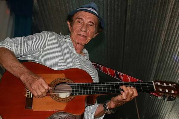 El requintista Barni Zaracho recibirá homenaje en vida - Música - ABC Color