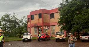 La Nación / Atraco con toma de rehenes se registró en sucursal de la Ande en Santa Rita