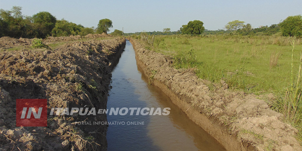 MUNICIPALIDAD DE GENERAL ARTIGAS REALIZA LIMPIEZA DE DESAGÜE PLUVIAL - Itapúa Noticias