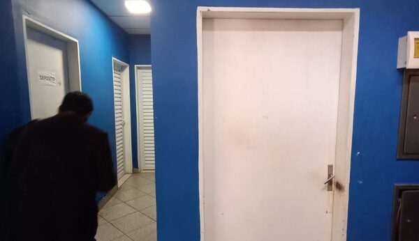 Baños cerrados en Migraciones