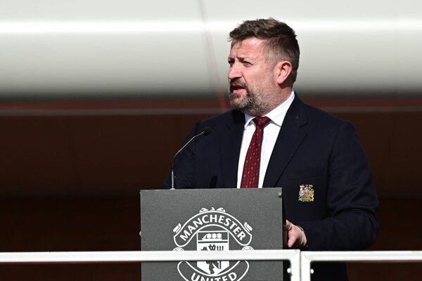 Versus / Con nuevo dueño, la poda en el Manchester United comienza por la presidencia