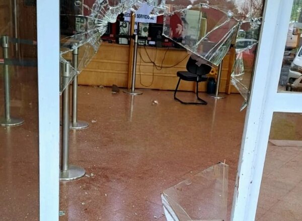 Asaltan con toma de rehenes local de la Ande en Santa Rita · Radio Monumental 1080 AM
