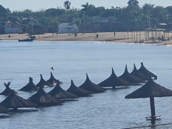 ALERTAN POR «NUEVOS PICOS DE IMPORTANCIA» EN LA CRECIDA DEL RÍO PARANÁ EN CORRIENTES - Itapúa Noticias