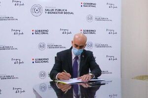 Julio Mazzoleni presenta su renuncia como ministro de Salud