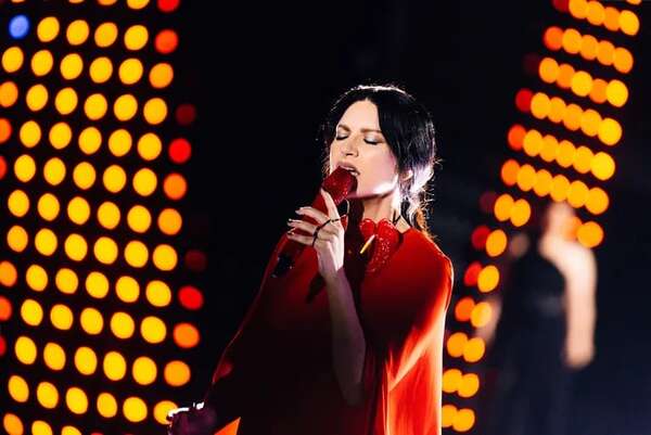 Pausini se siente “la italiana más orgullosa de ser latina” - Gente - ABC Color