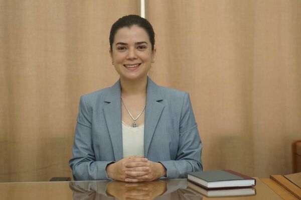 Diario HOY | Exbeneficiaria de Becal asume como directora en MOPC