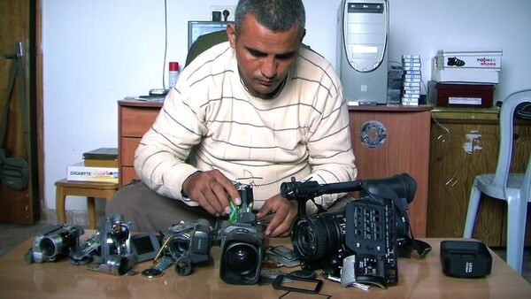 Cineclub Itinerante exhibe hoy la cinta palestina 5 Broken Cameras