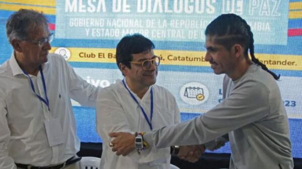 El Gobierno de Colombia reanuda los diálogos con la disidencia de las FARC - .::Agencia IP::.