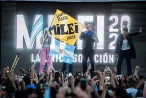 Milei pide “rebelarse” ante un “modelo decadente” en un encuentro con empresarios - Mundo - ABC Color