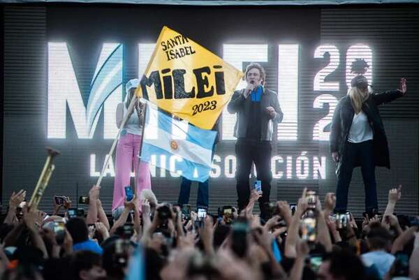 Milei pide “rebelarse” ante un “modelo decadente” en un encuentro con empresarios - Mundo - ABC Color