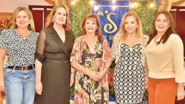 Brindis por traspaso de mando
