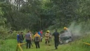 Conductor muere calcinado tras explosión de su vehículo