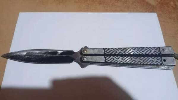 Hallan cuchillo en mochila de estudiante de un colegio de Asunción - Policiales - ABC Color