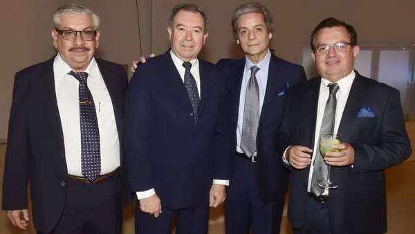 Fiesta por los 40 años de egreso de la Promo 83 de Médicos - Sociales - ABC Color