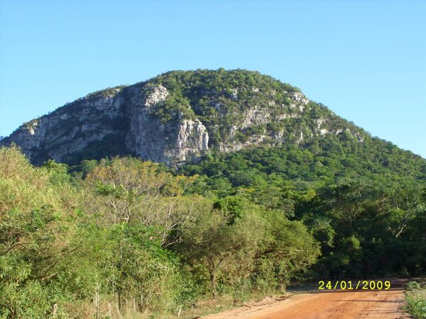 Jovenes subieron a un cerro de Paraguarí pero ya no supieron bajar