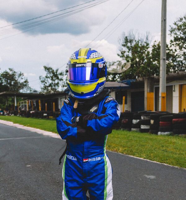 Karting «semilleros» representando a Paraguay