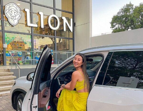 Comerciante e influencer imputada por comercializar productos falsificados