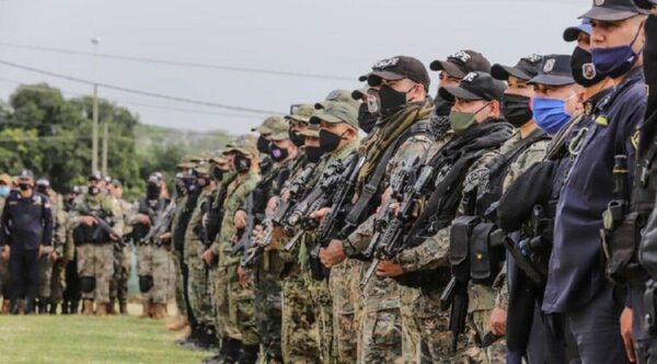 Aprueban inclusión del seguro médico para policías y militares en retiro - Oasis FM 94.3