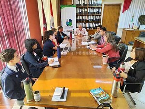 Consejo de Educación de Hernandarias discute obras a ejecutarse en 2024 con fondos del Fonacide | DIARIO PRIMERA PLANA