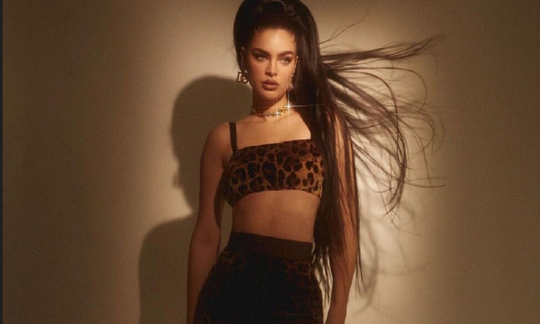 La modelo Nadia Ferreira regresa al modelaje de la mano de reconocida marca internacional