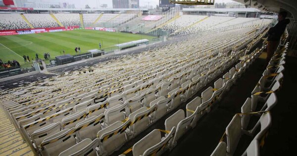 Versus / En Chile hablan de “desesperación” por llenar el estadio para recibir a Paraguay