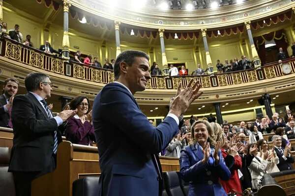 Socialista Pedro Sánchez, reelecto jefe de Gobierno de España - Mundo - ABC Color
