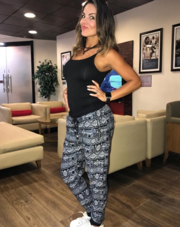 Maga Páez compartió mostrando su pancita, generando especulaciones