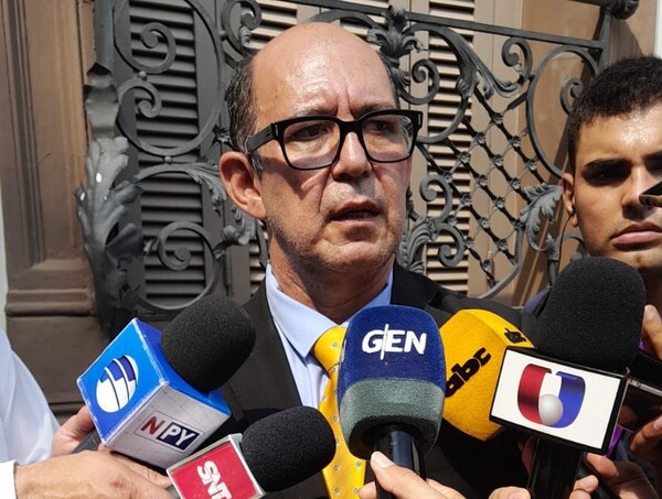Pastor Insfrán se entregó “por el hecho de estar condenado socialmente y por la justicia” | 1000 Noticias