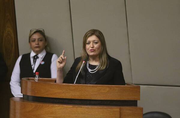 Senado denunciará a Sandra Quiñónez a la vuelta de Semana Santa
