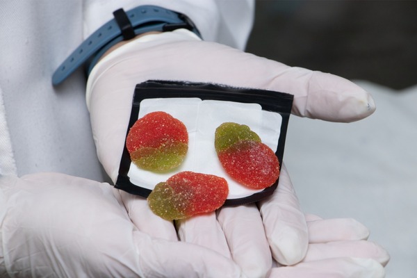 Detectan sustancias psicoactivas en caramelos masticables y vapeadores - trece