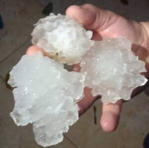 [VIDEO "Susto" blanco: caída de granizo despertó, asustó al rollete y rompió varios parabrisas en Itapúa