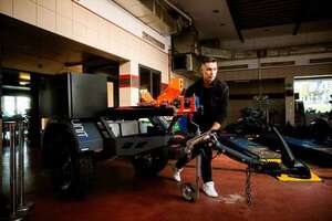 Una ambulancia todoterreno y un dispositivo intravenoso no eléctrico - Tecnología - ABC Color